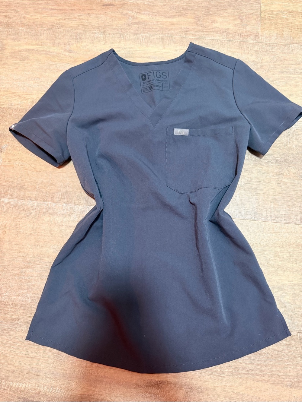 FIGS Women's Charcoal Scrub Top